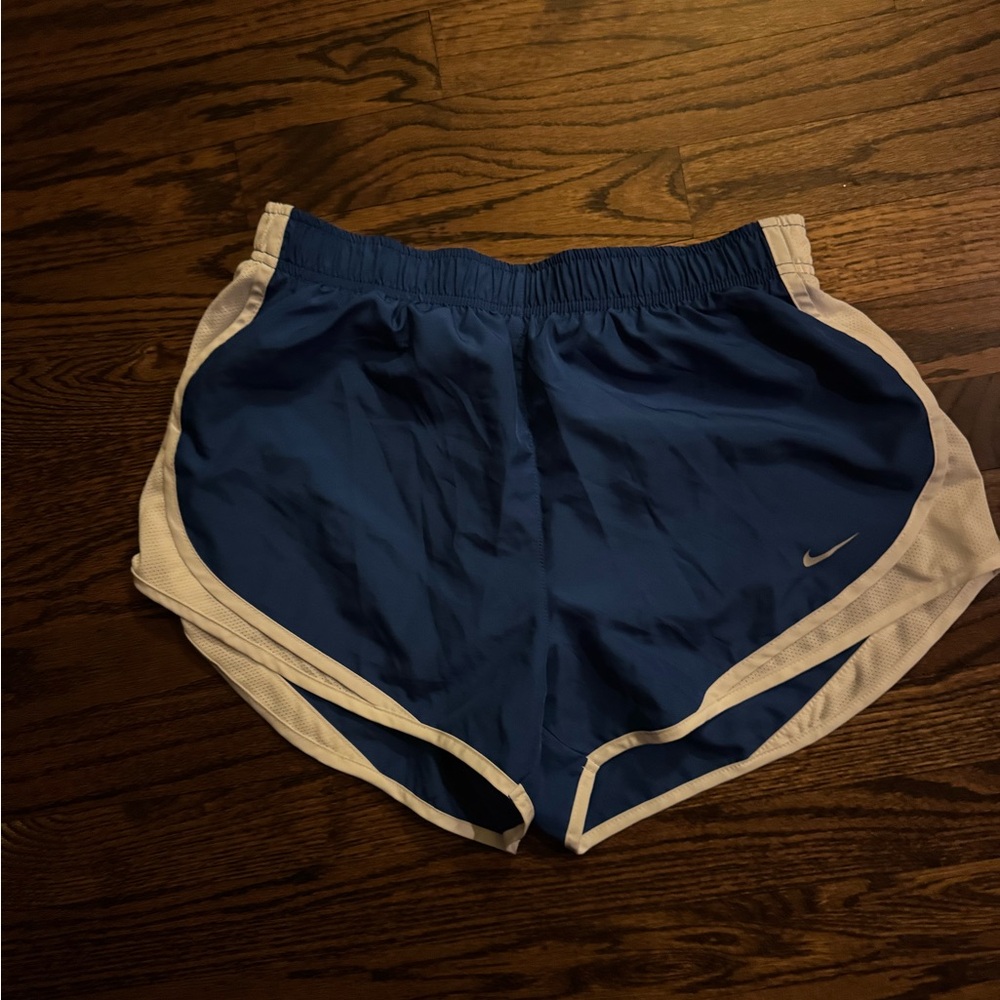 Size M Nike blue shorts